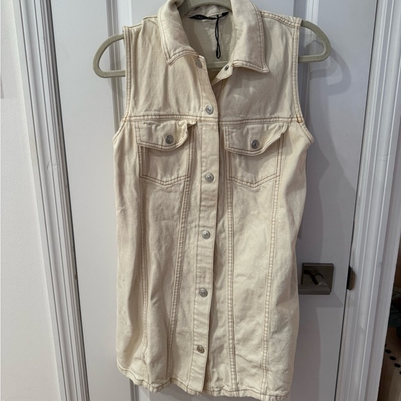 Sleeveless Ecru Denim Button-Up Dress - Picture 5 of 5